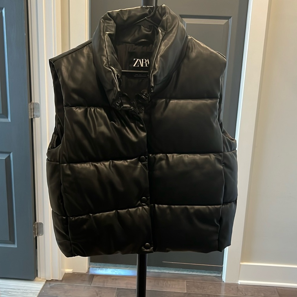 Zara Black Quilted Puffer Vest